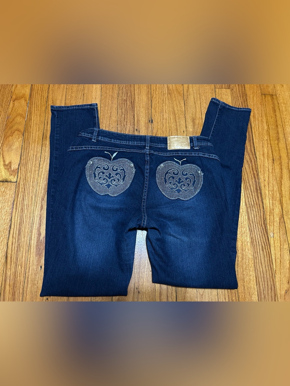 Apple Bottom Jeans Size 11/12  Vintage 2000’s Apple on Back Pockets Women’s Jean
